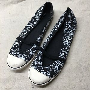 Xhilaration flats
